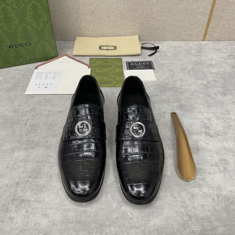 G*u*i leather shoes